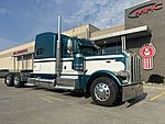 2022 Peterbilt 389