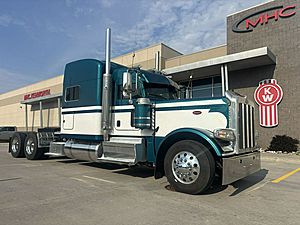 2022 Peterbilt 389