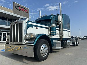 2022 Peterbilt 389 - Sleeper Truck
