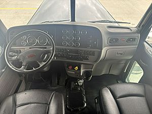 2022 Peterbilt 389 - Sleeper Truck