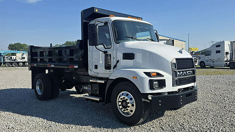 2026 Mack MD742