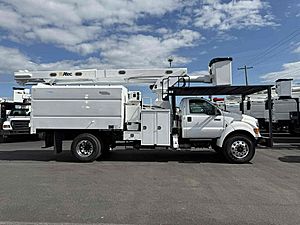 2013 Ford F-750 - Bucket Truck