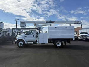 2013 Ford F-750 - Bucket Truck