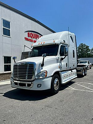 2011 Freightliner Cascadia - Sleeper Truck