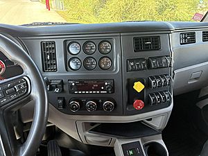 2023 Peterbilt 567