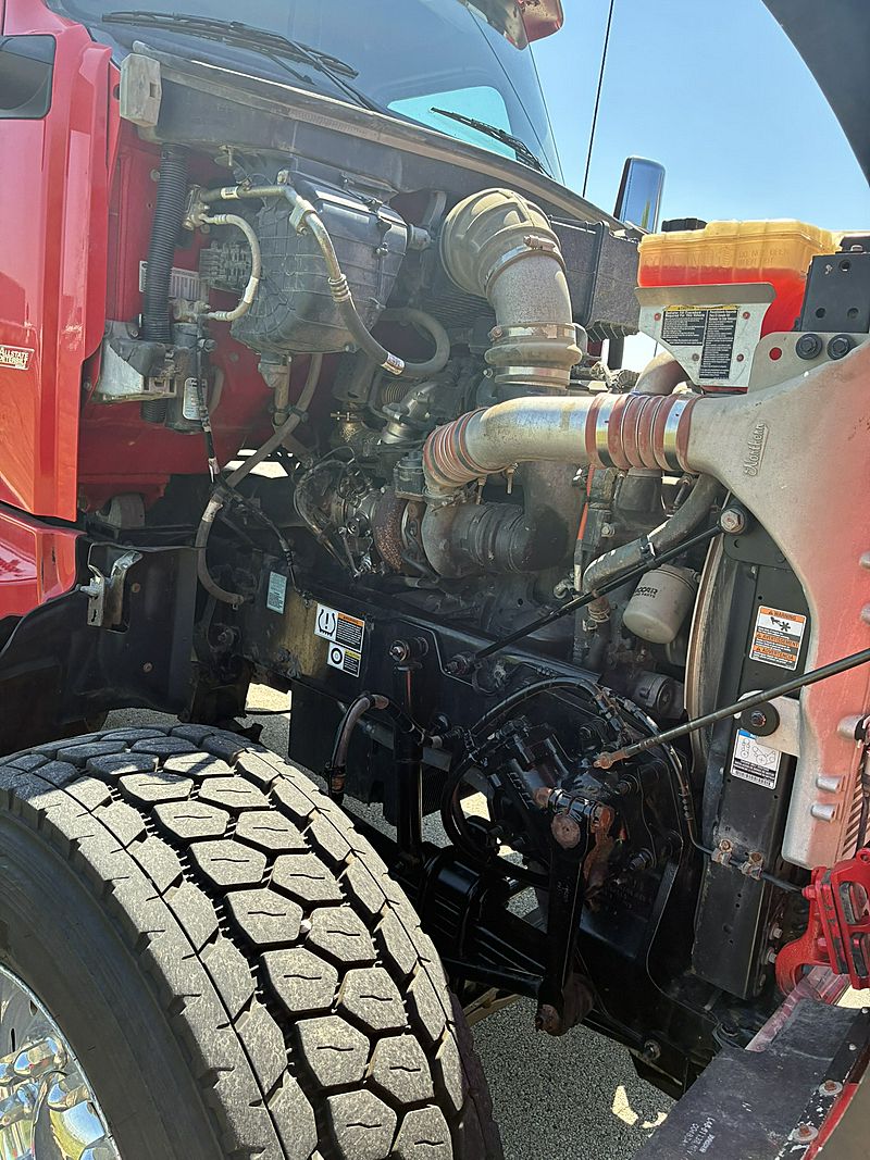 2023 Peterbilt 567