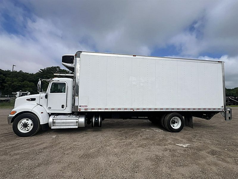 2021 Peterbilt 337