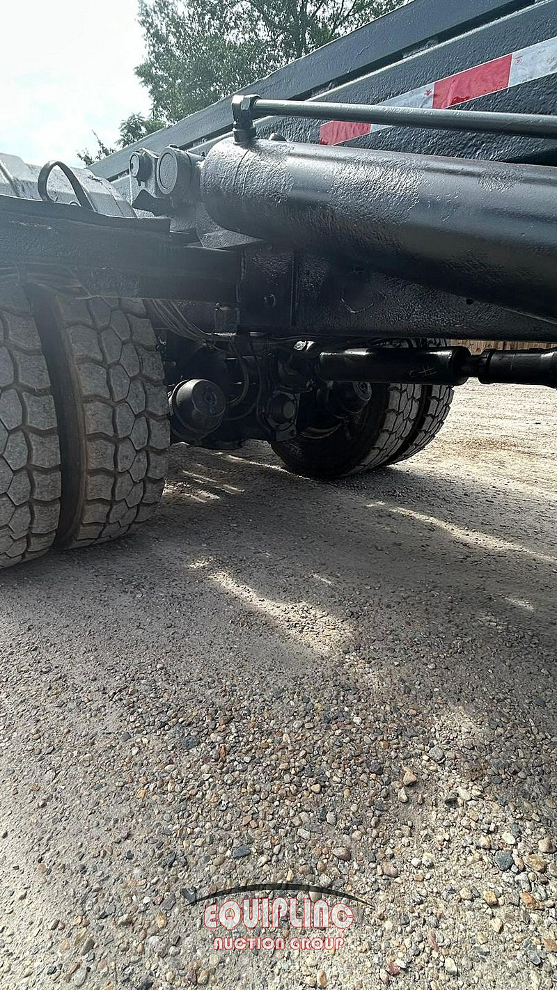 2005 Mack Granite