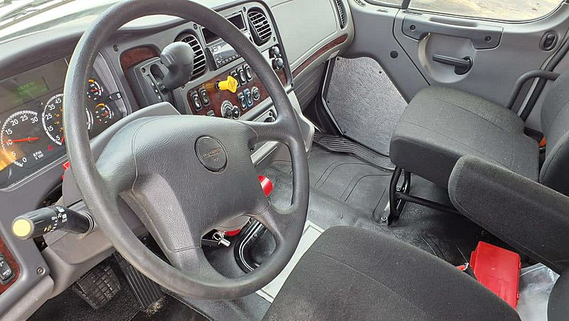 2020 Freightliner M2 106