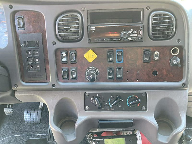 2019 Freightliner M2 106