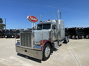 2000 Peterbilt 379 - Sleeper Truck