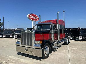 2000 Peterbilt 379 - Sleeper Truck