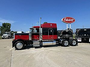 2000 Peterbilt 379 - Sleeper Truck