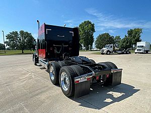 2000 Peterbilt 379 - Sleeper Truck