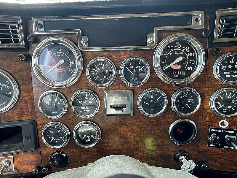 2000 Peterbilt 379