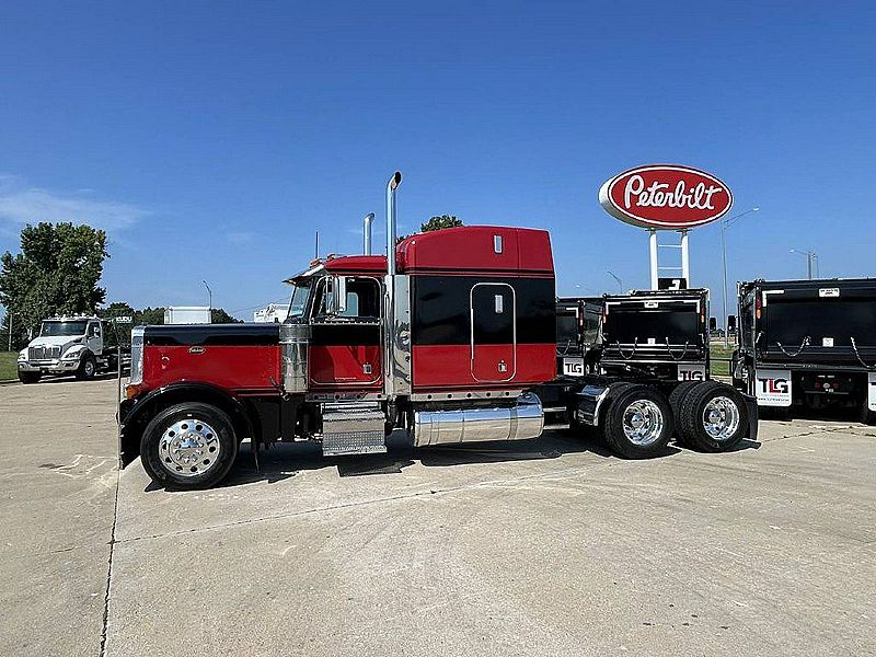 2000 Peterbilt 379