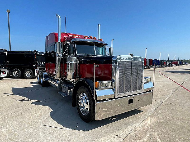 2000 Peterbilt 379