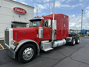 2000 Peterbilt 379 - Sleeper Truck