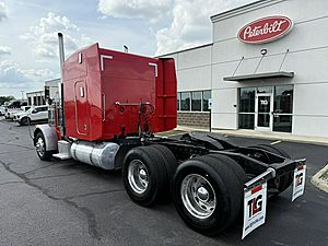 2000 Peterbilt 379 - Sleeper Truck