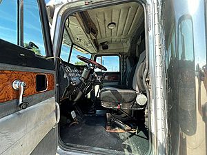 2000 Peterbilt 379
