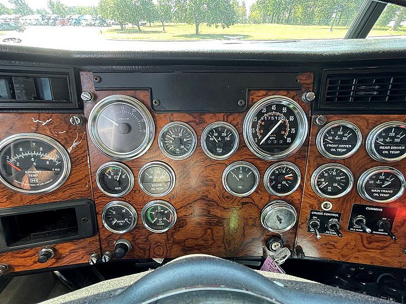 2000 Peterbilt 379