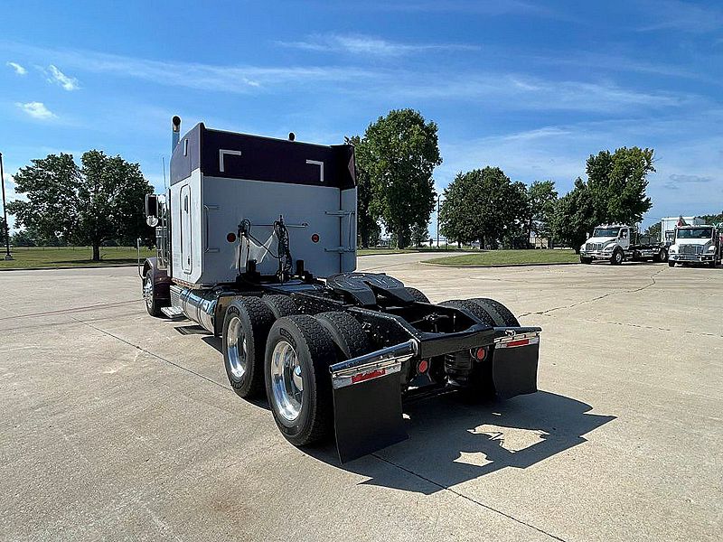 2000 Peterbilt 379