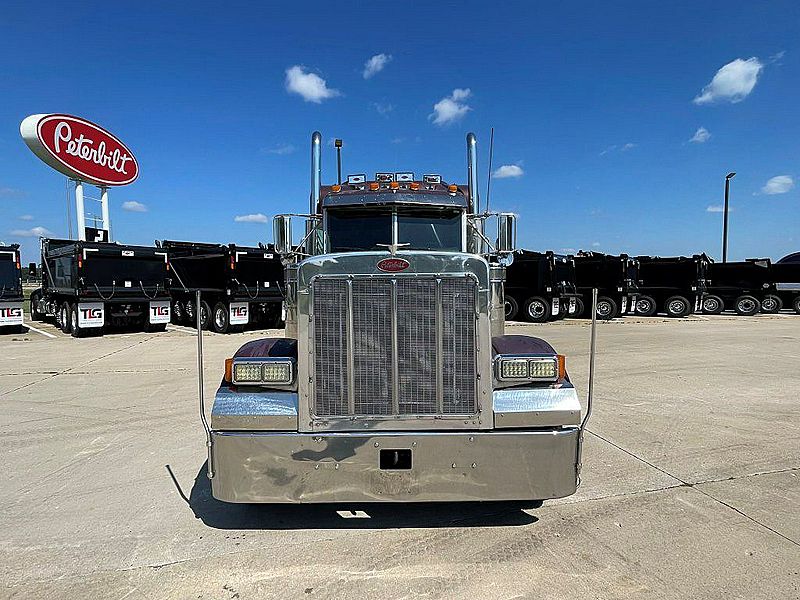 2000 Peterbilt 379