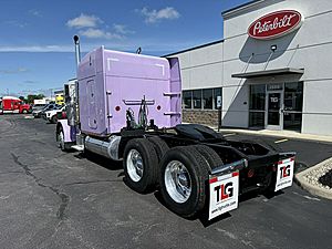 2000 Peterbilt 379 - Sleeper Truck