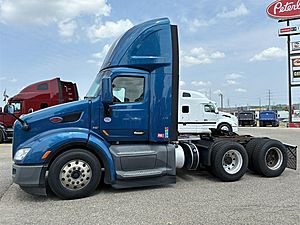 2018 Peterbilt 579 - Day Cab