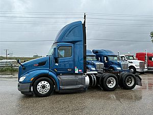 2018 Peterbilt 579 - Day Cab
