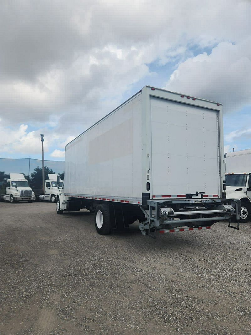 2018 Freightliner M2 106