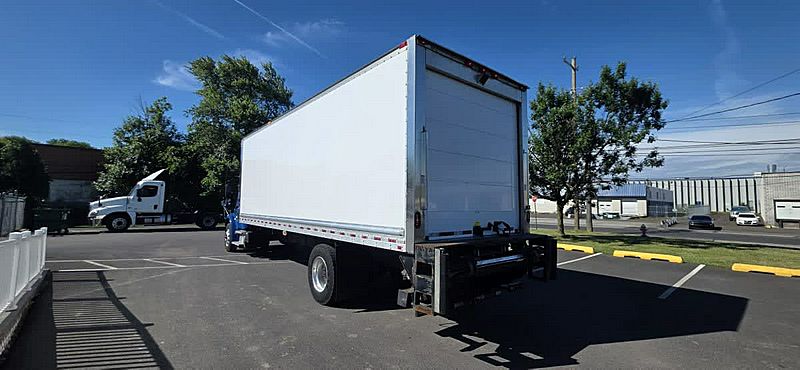 2019 Freightliner M2 106