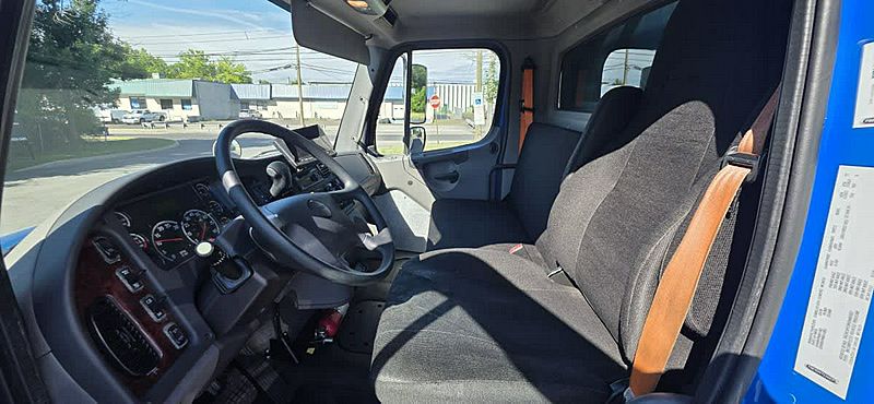 2019 Freightliner M2 106