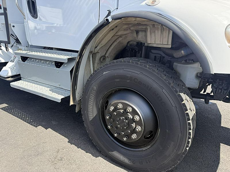 2012 Freightliner M2