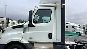2019 Freightliner Cascadia 126
