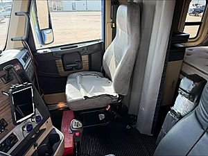 2017 Freightliner 122SD