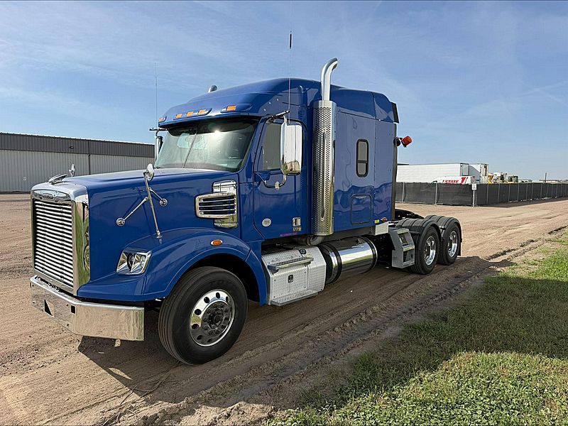 2017 Freightliner 122SD