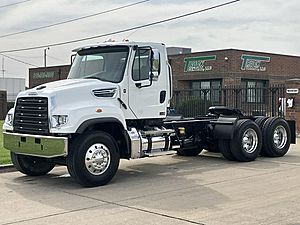 2020 Freightliner 114SD - Daycab