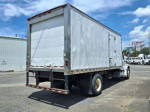 2021 Freightliner M2 106