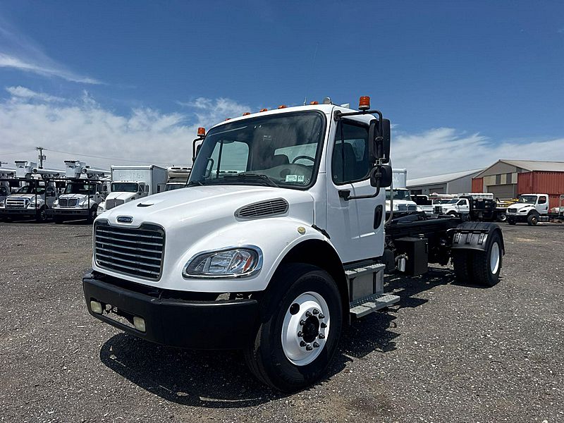 2008 Freightliner M2