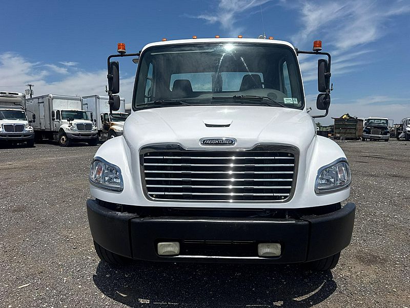 2008 Freightliner M2
