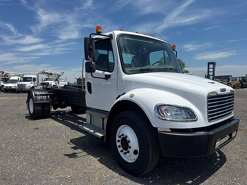 2008 Freightliner M2