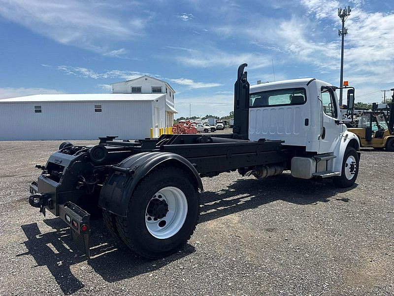 2008 Freightliner M2