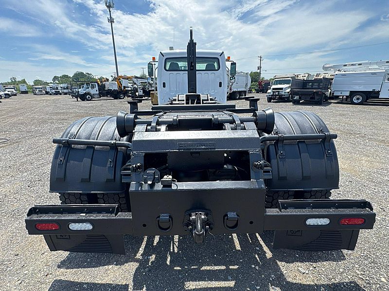 2008 Freightliner M2