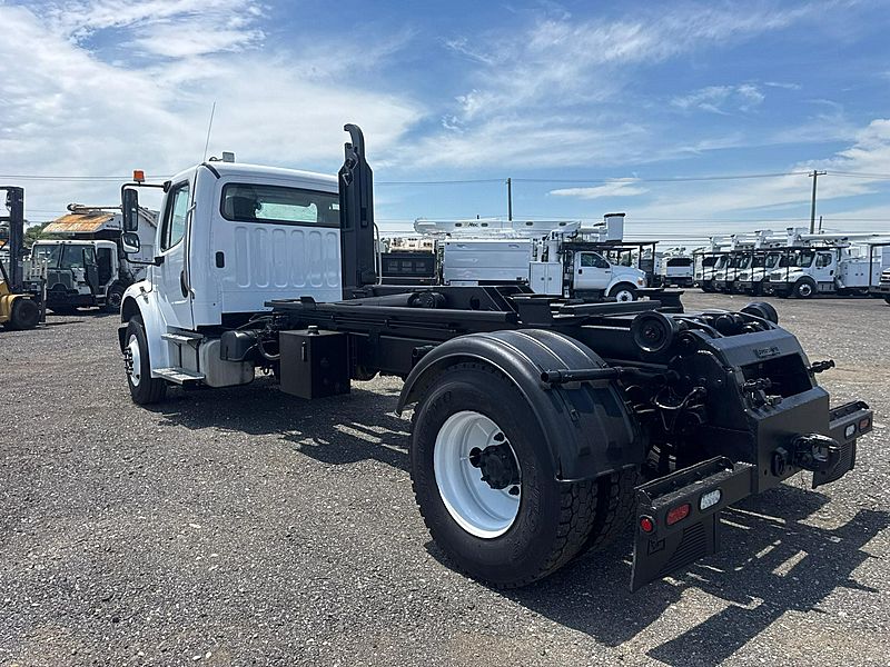 2008 Freightliner M2