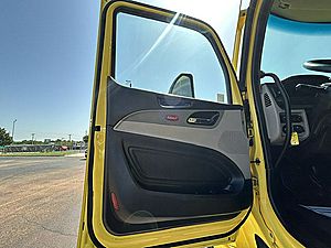 2023 Peterbilt 579