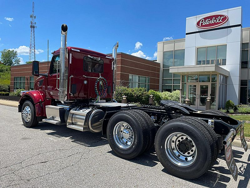 2027 Peterbilt 567
