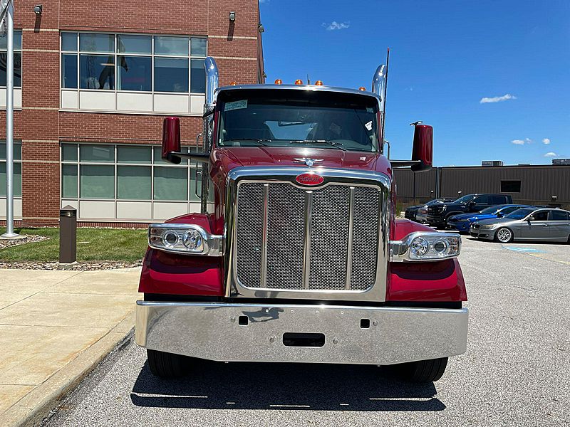 2027 Peterbilt 567