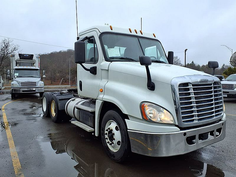 2018 Freightliner CASCADIA 125