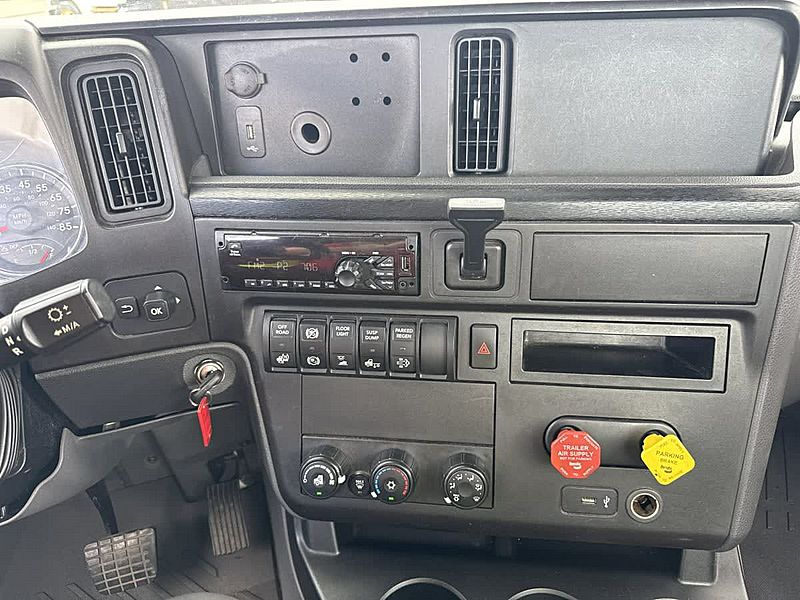 2019 International RH613